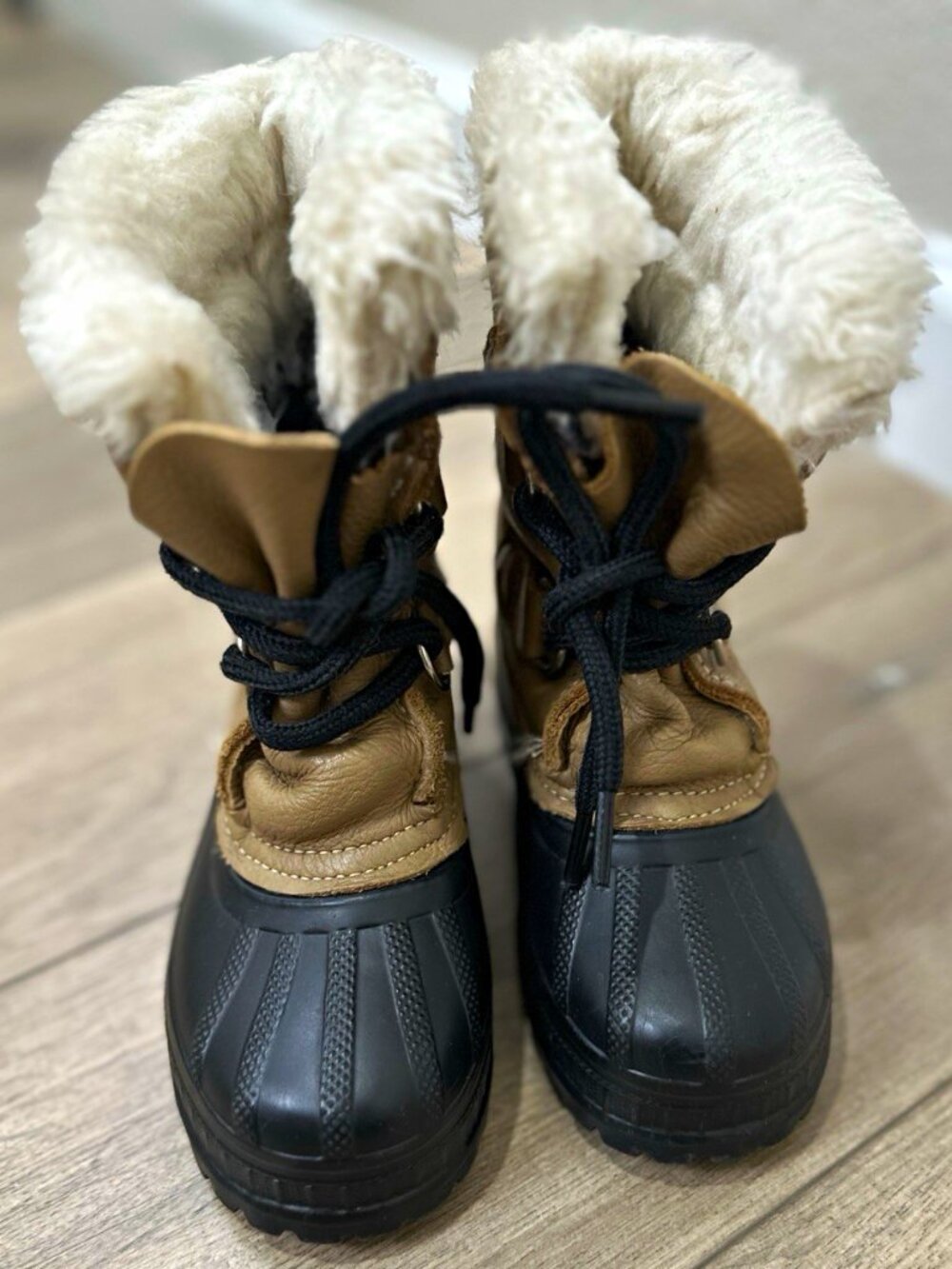 Sorel Kids Size 9 Tan Leather Faux Fur Lined Winter Snow Boots Made in Canada
